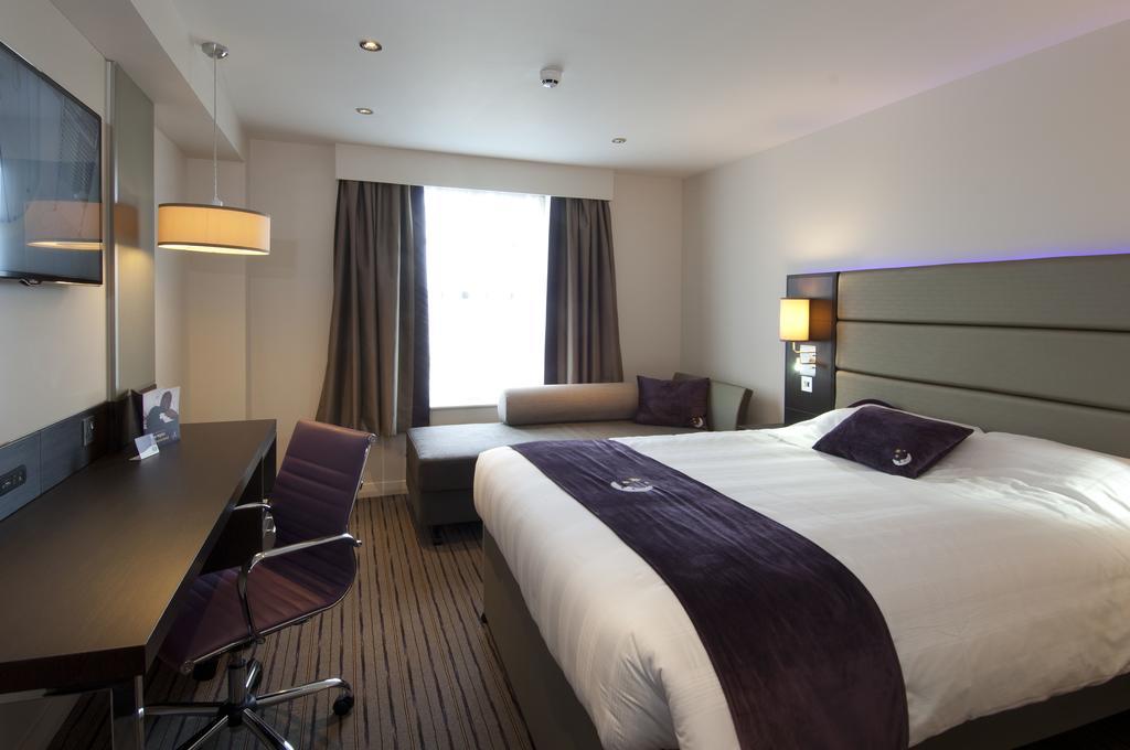 Premier Inn London City - Aldgate Номер фото